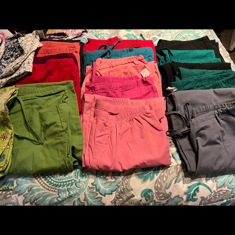 Scrub sets - Picture 5 of 6